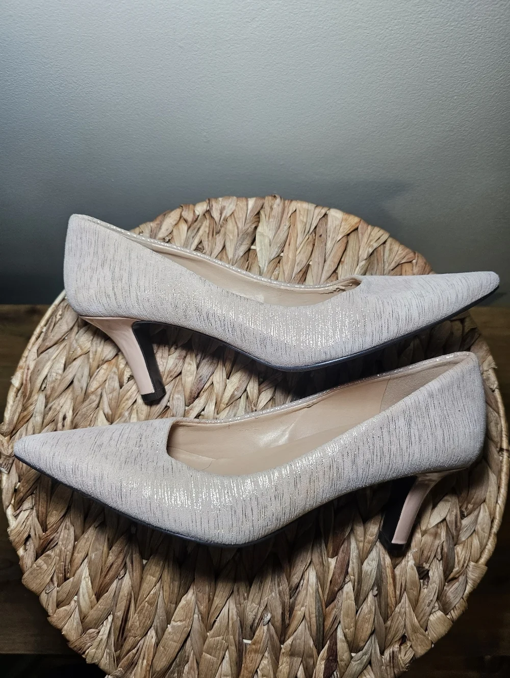 TROTTERS Noelle Metallic Leather Pumps Pointed Toe Kitten Heel Champagne Nude 8M